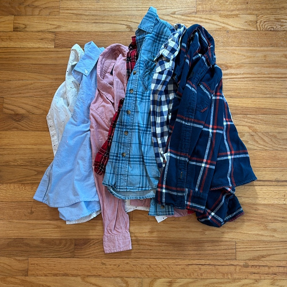 7 button up boys shirts size 7/8